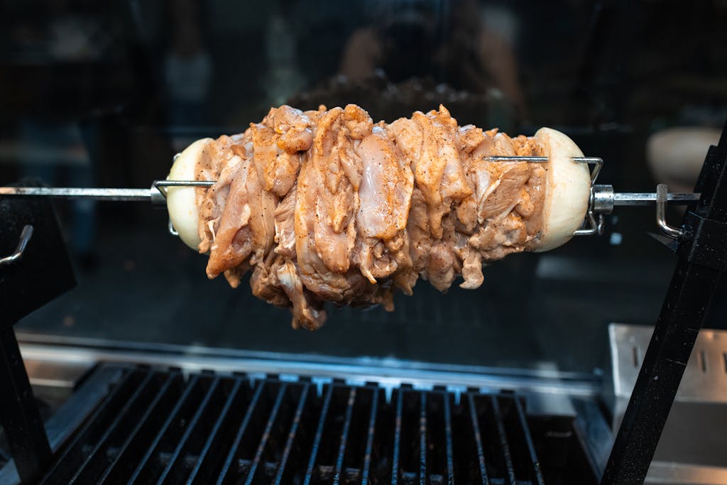 Rotisserie set op een barbecue